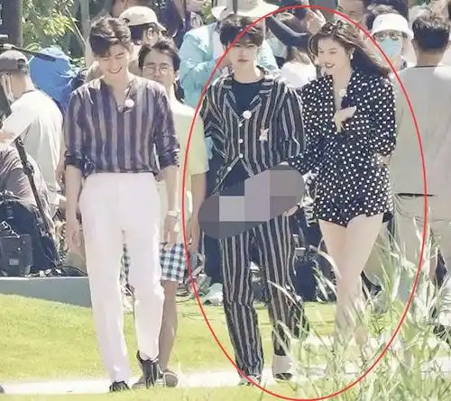 蔡徐坤身高有多优越和超模何穗同框依旧有满满的cp感