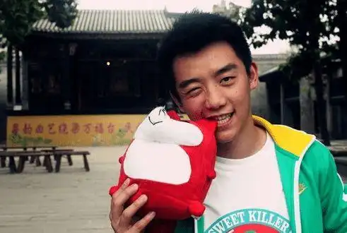 "夜店小王子"郑恺的豪放感情史,和他生命中的姑娘们