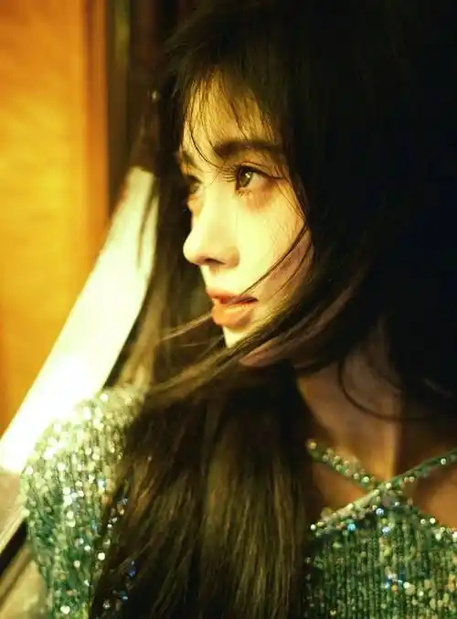 鞠婧祎又出新照片,她真的好会搭!