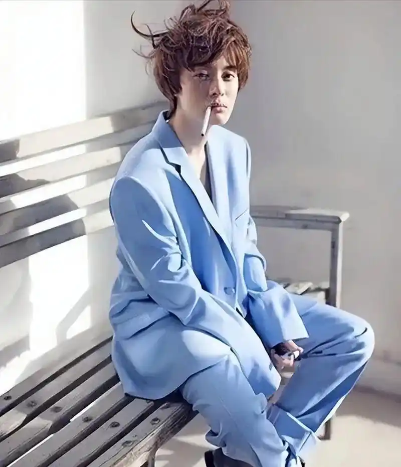 孙俪抽烟风波升级!中国作家公开警告:不戒就逐出娱乐圈!