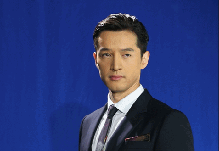 胡歌gif手指gif蓝幕gif西装gif搞怪gif大笑gif男神gif