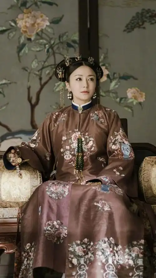 原来富察皇后赐给璎珞的水晶手串在故宫博物院里