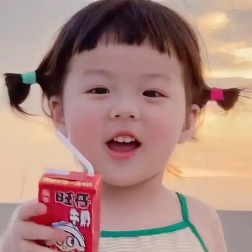 小孩可爱图片萌萌哒女(小孩头像图片可爱呆萌 萌化了)