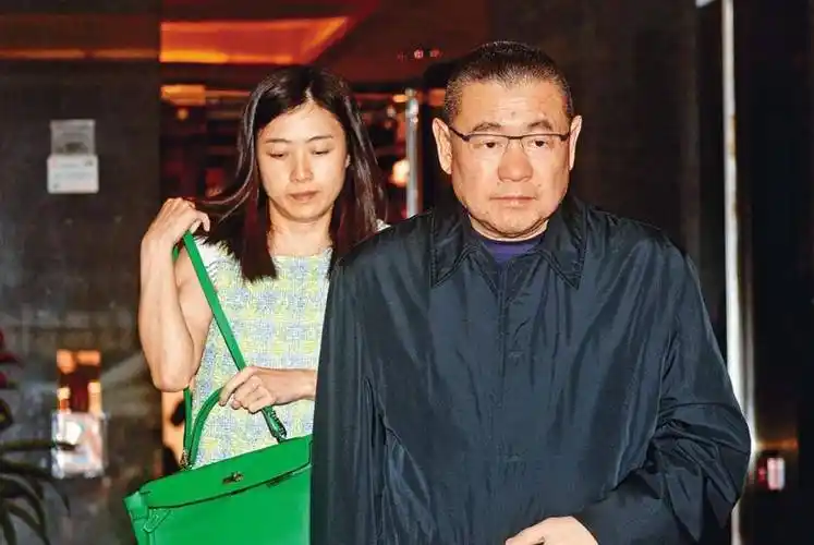 "富豪高手"关之琳:为上位逼原配流产,却因两颗高尔夫身败名裂_刘銮雄