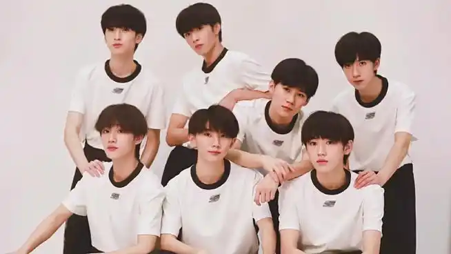 团晒合照##时代少年团同框#忙着各自的行程的七个小朋友终于合体啦