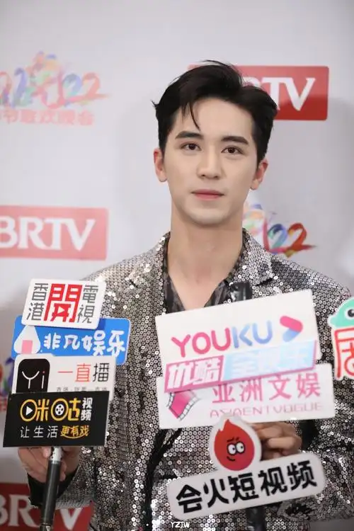 北京卫视春晚群访 预览15p】眼睛有点红红的注意休息啊许老师@许魏洲