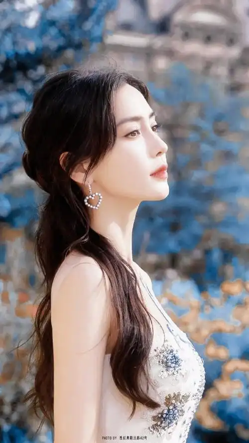 angelababy开衩抹胸红裙##angelababy湛蓝雀鸟新中式礼裙##angela