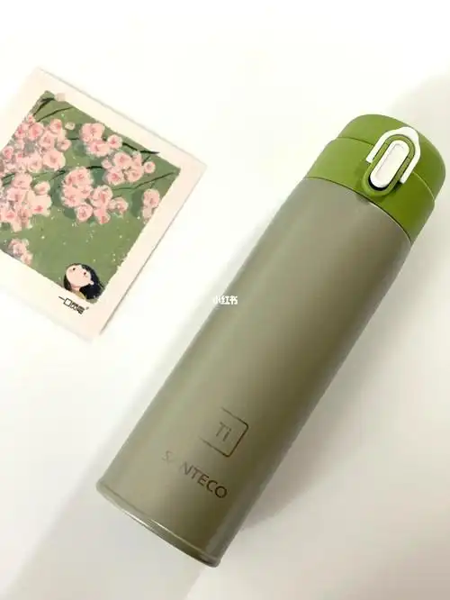 内胆是纯钛材质,比不锈钢高级一些些~安全健康~也能抑菌保鲜~亲和人体