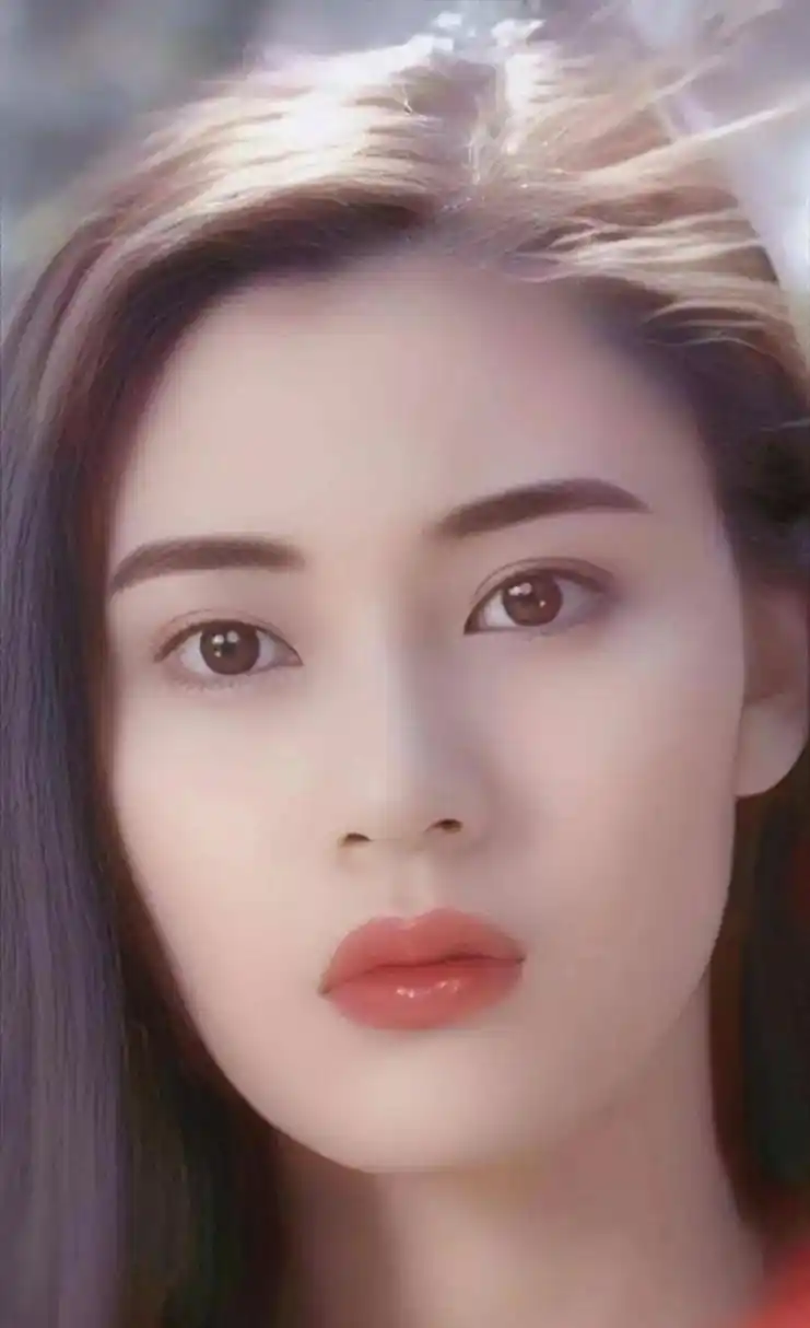 李嘉欣年轻的时候真是颜值天花板,美得不要不要的,怪不得都说李嘉欣不