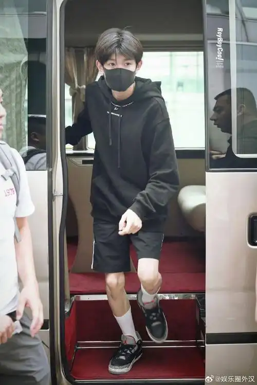 王源的腿好白##王源冲突感大片