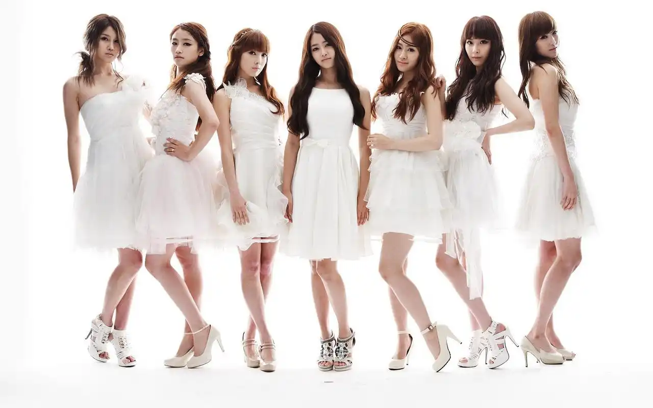 chi chi韩国5人女子组合桌面壁纸之清纯美女