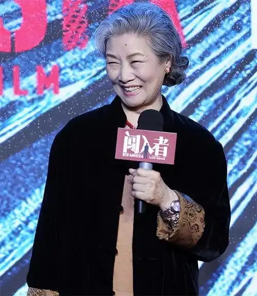 回顾吕中:嫁小学同窗恩爱一生,儿子儿媳是她骄傲女儿是国人骄傲