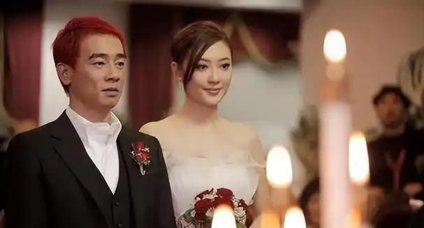 "精明女人"应采儿,为何不嫁向佐,而选择了家世普通的陈小春?