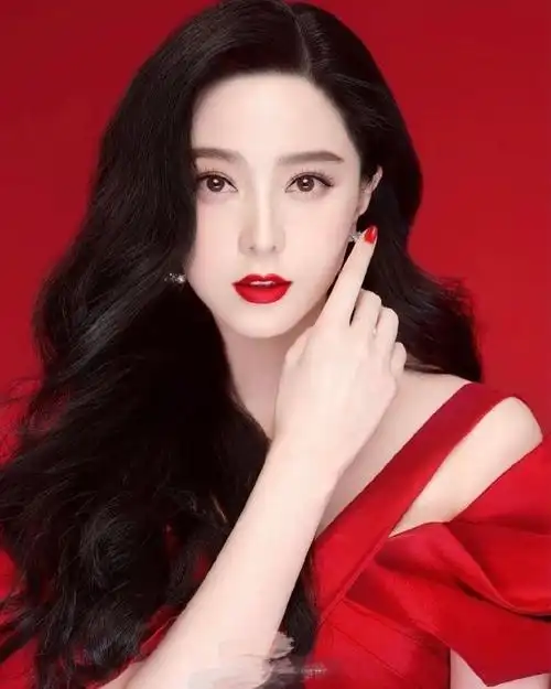 范冰冰被曝受穆晓光牵连再被捕现场照流出她晒近照澄清传闻