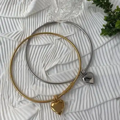 新款钛钢爱心吊坠锁骨颈链choker小众设计欧美甜酷项圈脖子饰品女