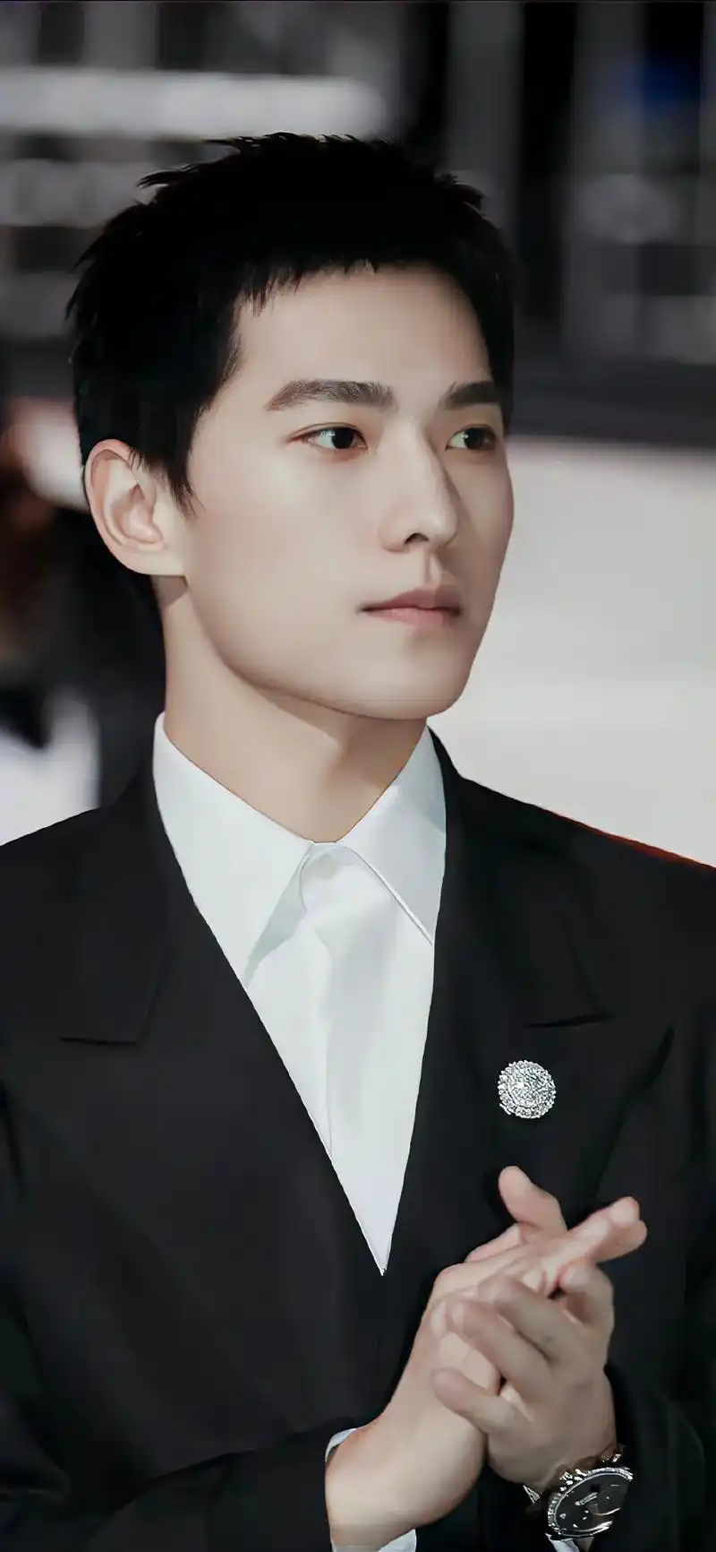 杨洋高清壁纸 | 9期@杨洋   愿你每一程都如愿以得,每一 - 抖音