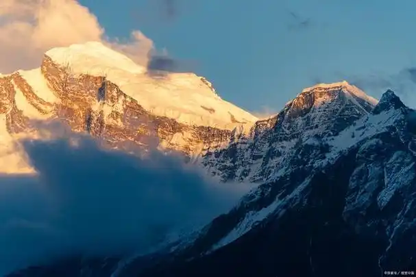 中国最美山峰——南迦巴瓦,领略绝美的日照金山