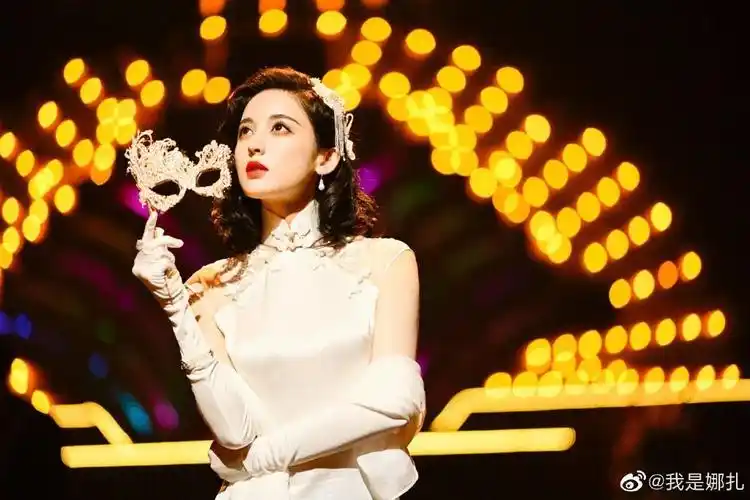 有一种韵味美叫做古力娜扎穿旗袍