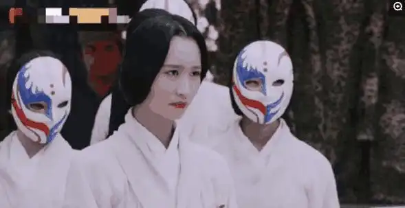 任嘉伦的妻子聂欢在这部剧里饰演的是一个名叫冷月的伶人,她和任嘉伦