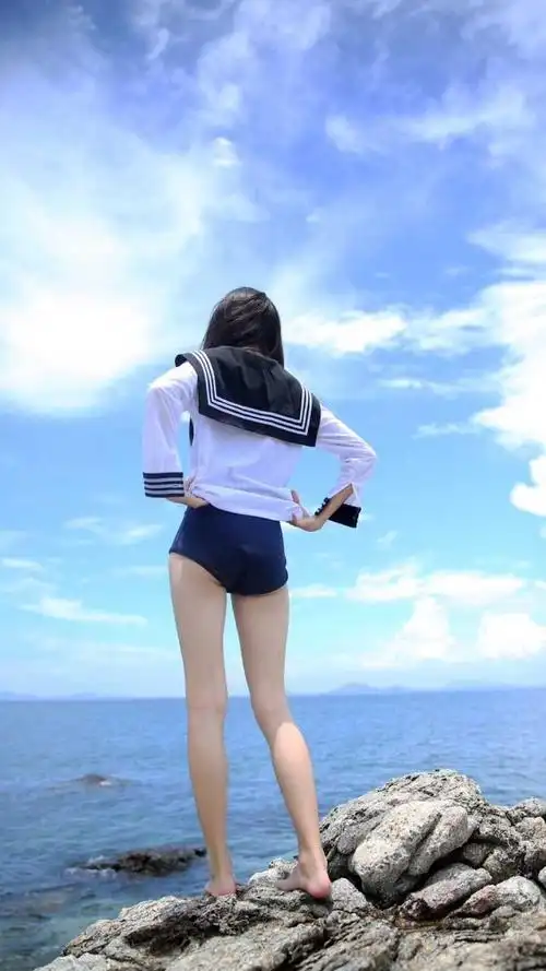 冰冰果实之清凉清凉的水手服美腿背影杀!