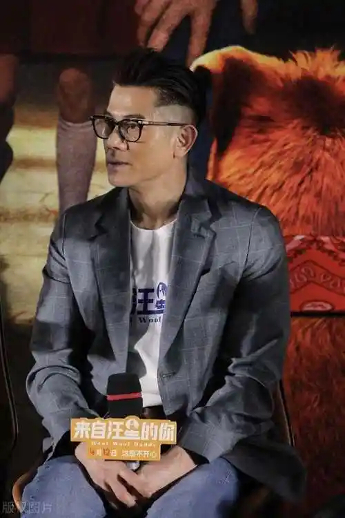 郭富城新造型引热议,牙齿显老态?网友直呼认不出!_岁月_状态_年龄