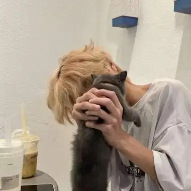 ins文艺范小清新男头不好好走路男生头像