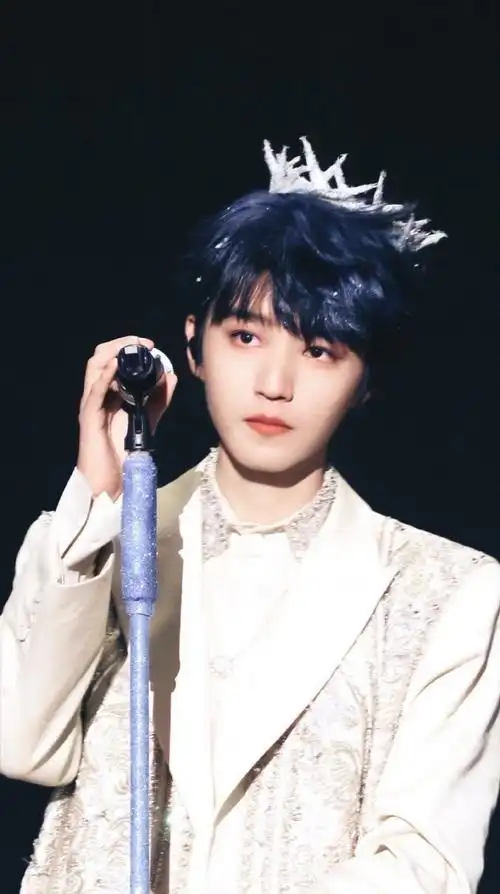 王俊凯马嘉祺相似造型