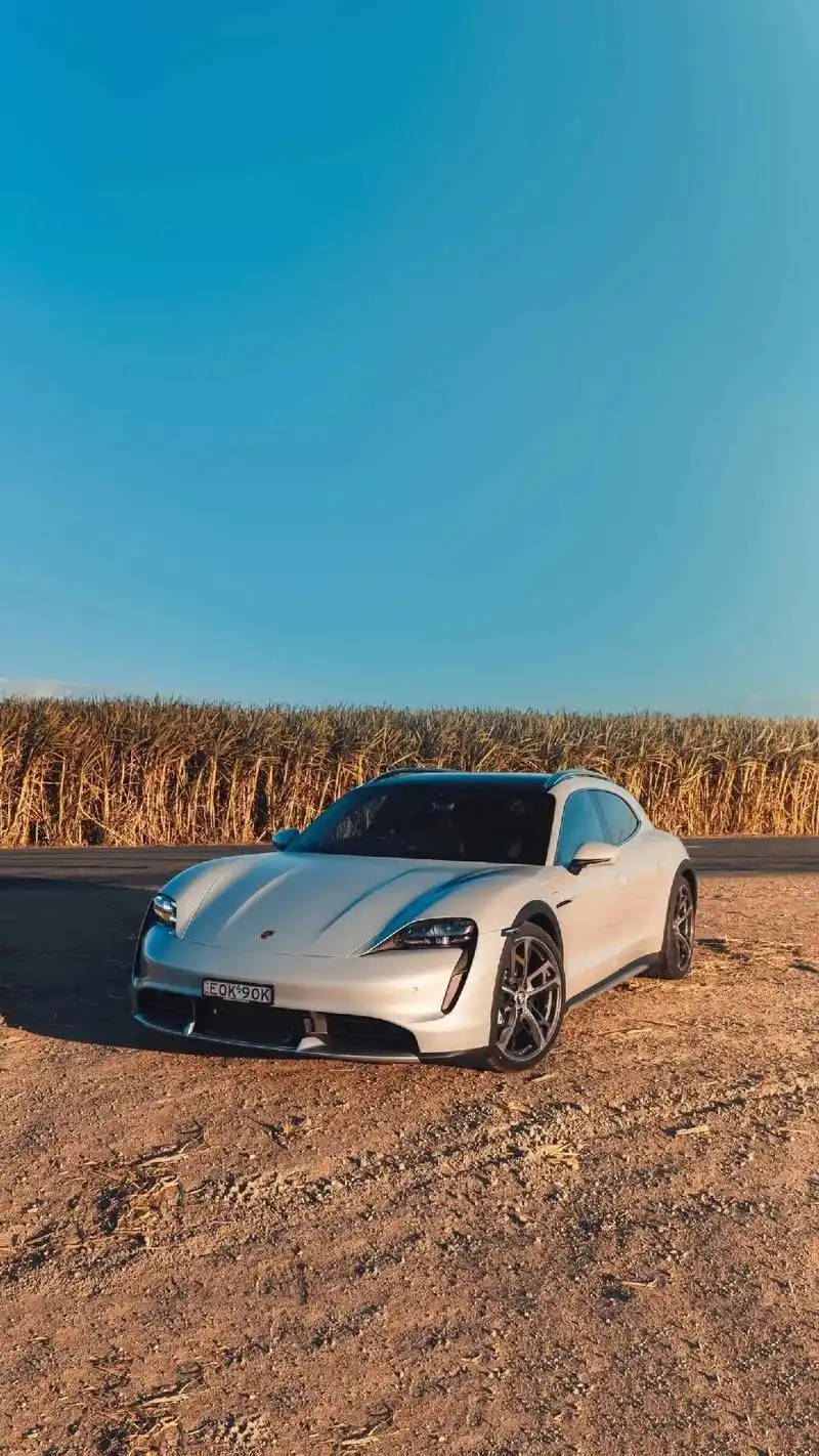 壁纸那一台车更适合您好