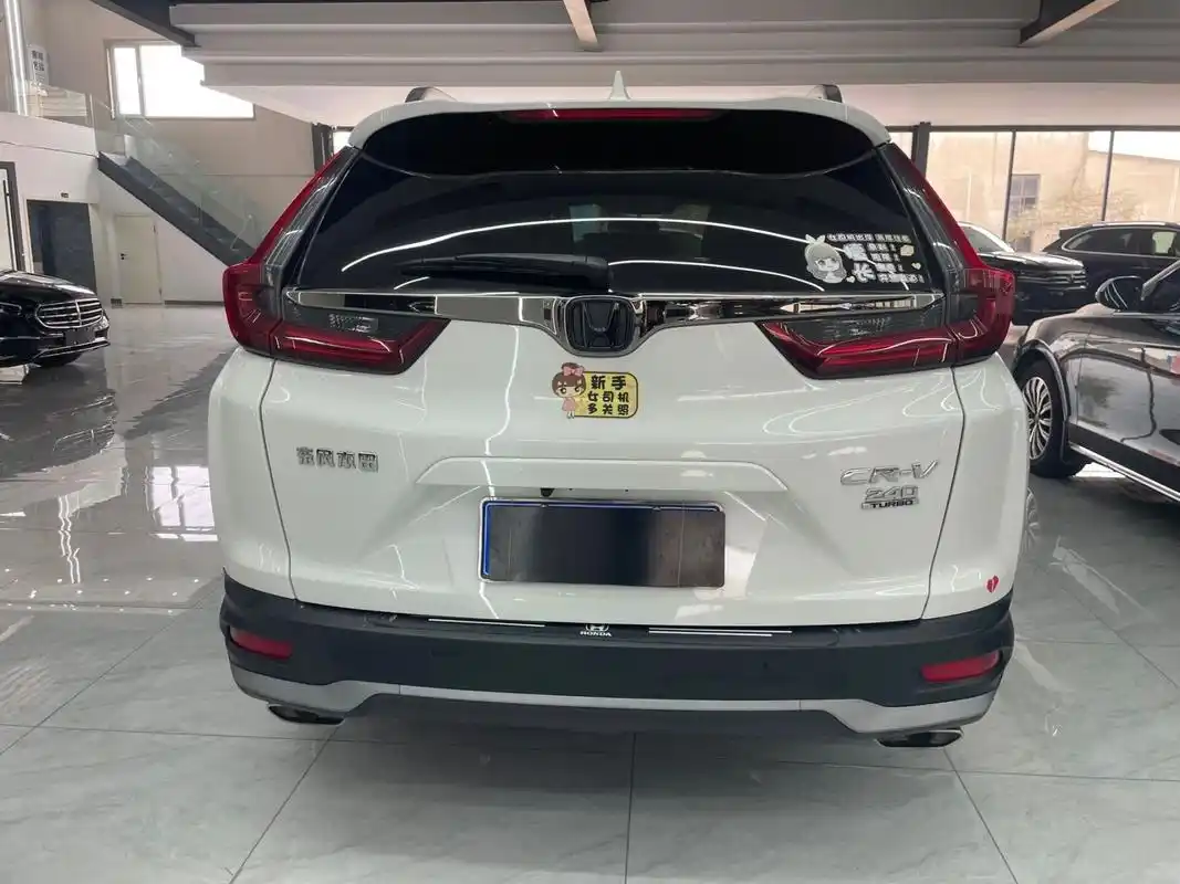 本田cr-v 2021款 240turbo cvt两驱都市版 2021年3月上牌,实表1.