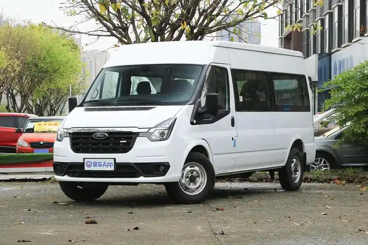 2021款新世代全顺pro22t手动长轴中顶物流车7座柴油国vi