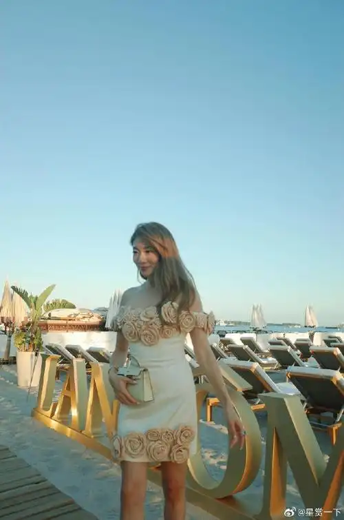 程晓玥戛纳海边碎片98