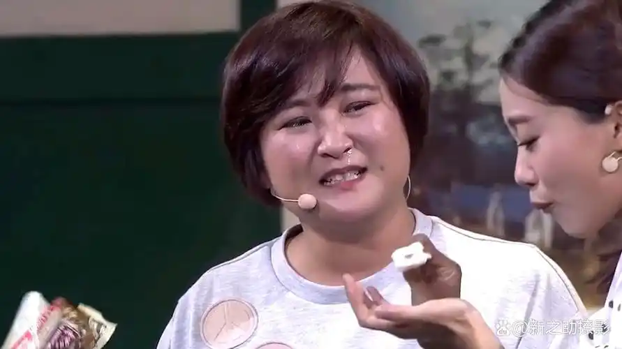 从误入相声行业到春晚常客再到如今的80亿票房导演贾玲值得