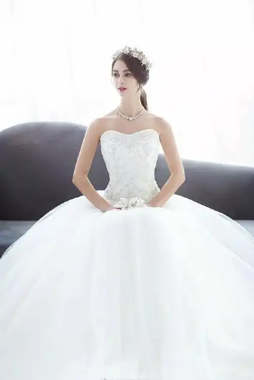 beautifuiinwhirte一袭白色婚纱每个女孩最美的梦