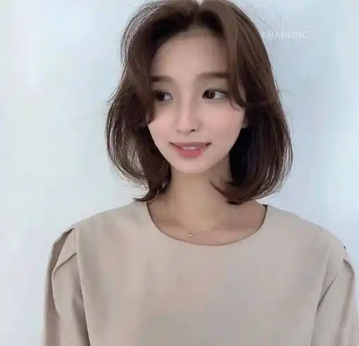 发尾烫一卷,优雅又好看_修剪_视频_短发