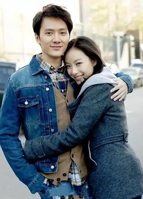 冯绍峰母亲节发文,疑似喊话赵丽颖?网友这是暗示复合吗?