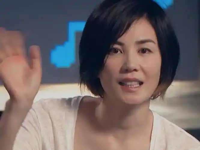 51岁王菲身材逆天,离开了后期修图,这身材是真实存在的吗?