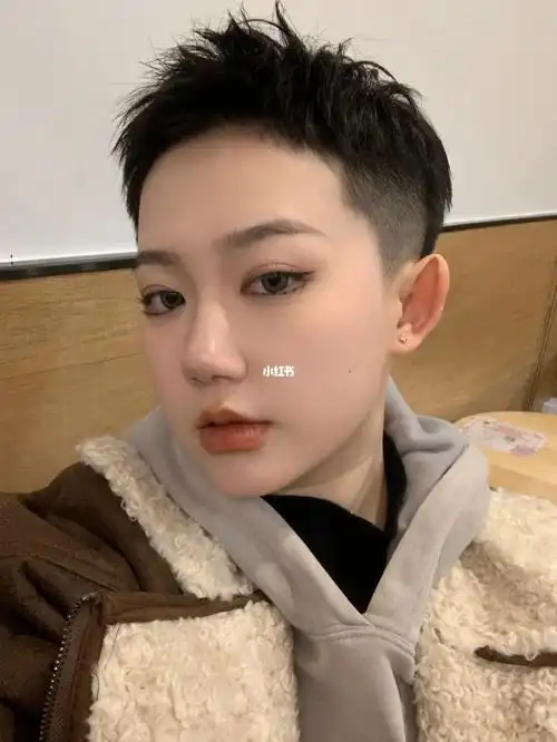 女生微寸短发超短发