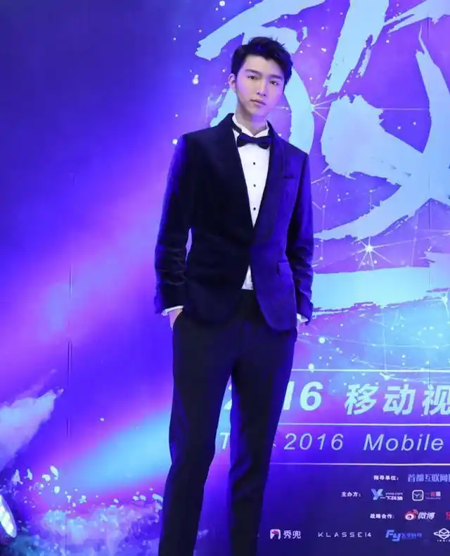 14岁出道,1米9帅哥,曾经万千少女想嫁的人,如今你还认识他吗?