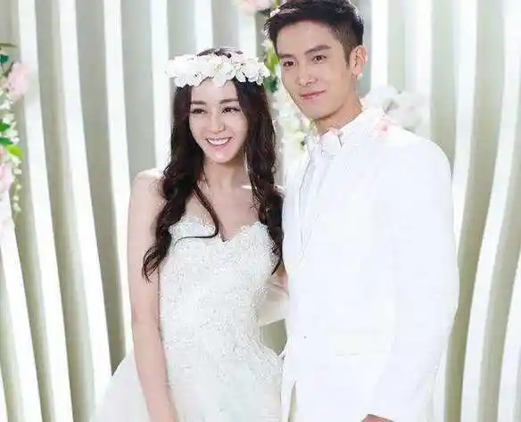 迪丽热巴与5位男星的结婚照, 第三位最尴尬, 与他不知真假