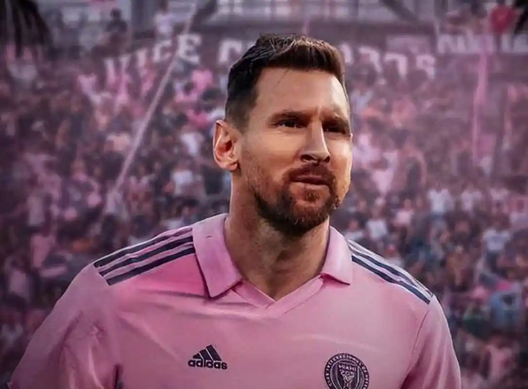 近日阿根廷足球明星梅西在中文社媒宣布,成为赤水河酒品牌代言人.