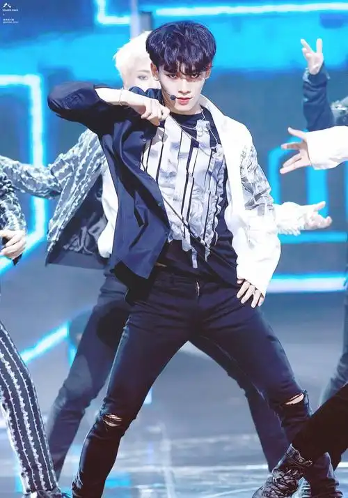 exo金钟大被抵制的原因,不是因为其公布恋情,而是对粉丝的欺骗