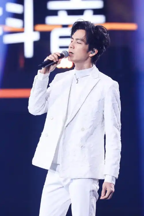 东方卫视跨年##钟汉良东方卫视跨年