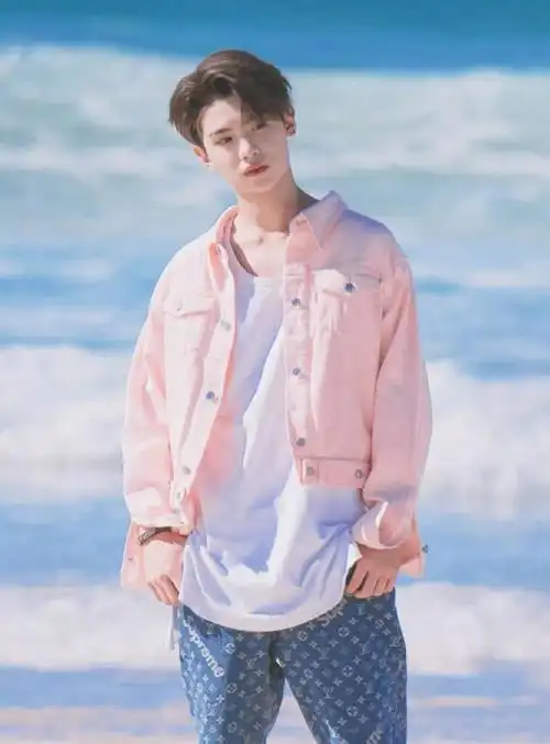 粉红调的npc,小鬼俏皮范,justin青春感十足,穿出炫酷非他莫属