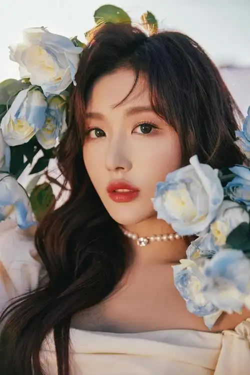 花样少女孔雪儿美图壁纸写真