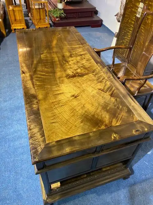 阴沉金丝楠木办公桌