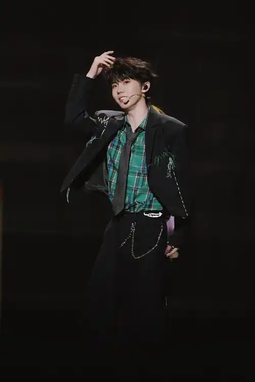 马嘉祺叁重楼暨出道四周年演唱会