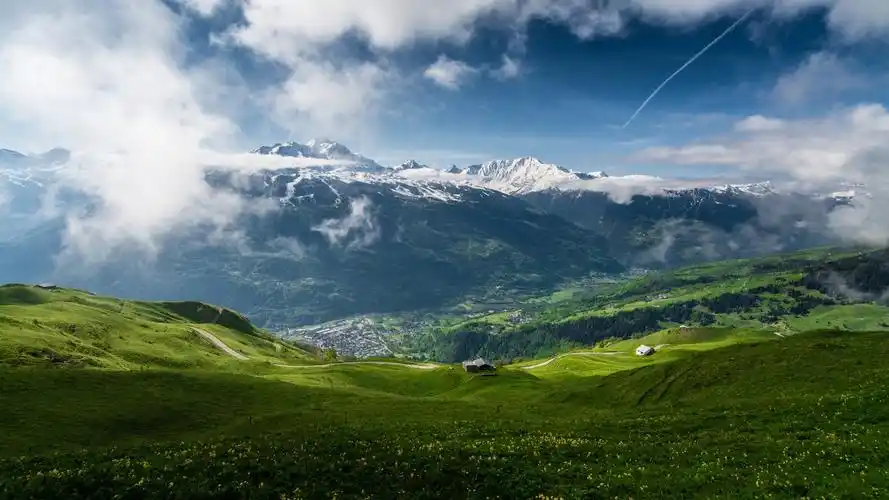 安装元气桌面,海量壁纸一键设置尺寸:1920x1080体积:0.