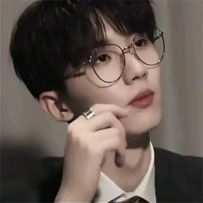 高清戴眼镜男生真人头像图片大全