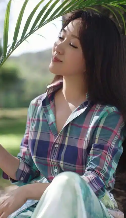 谁说杨钰莹永葆青春?身材暴露真实年龄引发热议!_岁月_音乐_姐姐