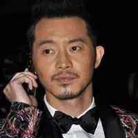 沙溢头像高清图片大全_名人沙溢真人头像大图下载【点击鼠标右键下载